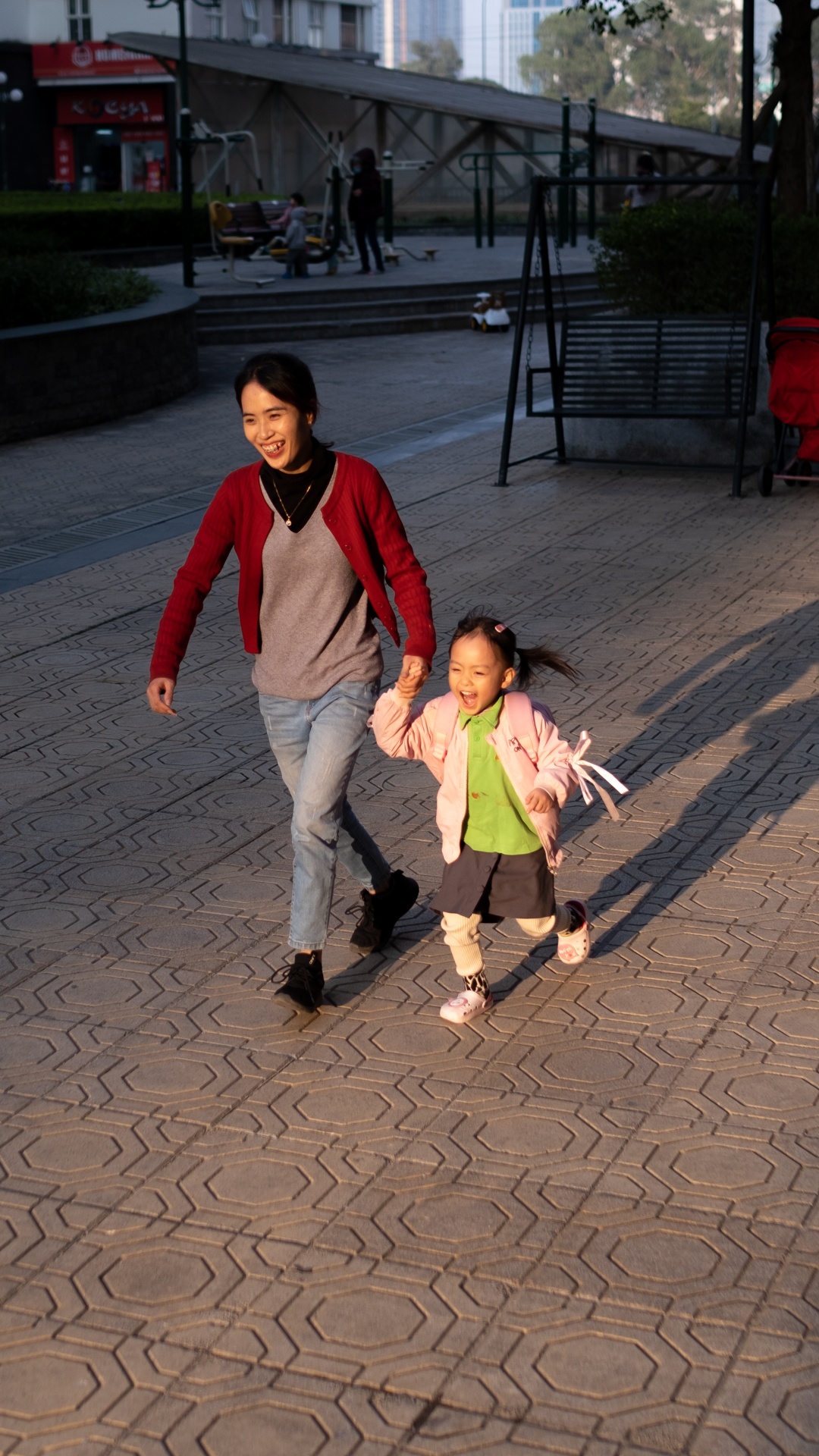 Co gai bo viec van phong ve lam tho moc anh 32