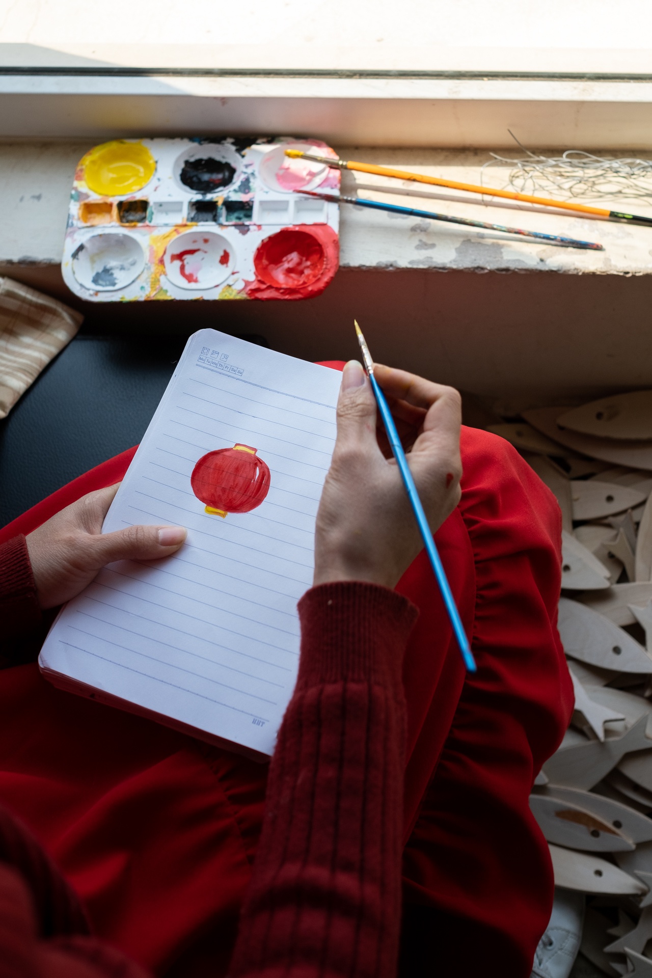 Co gai bo viec van phong ve lam tho moc anh 4