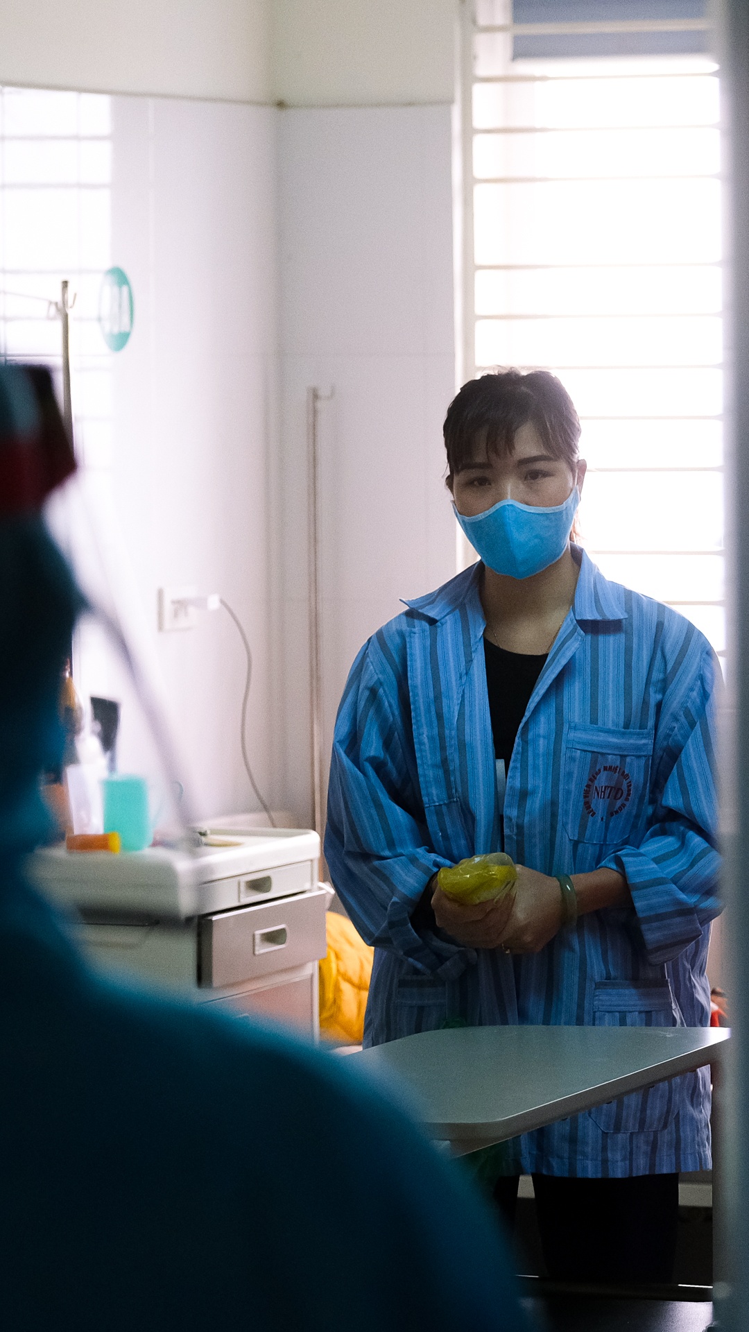 bác sĩ điều trị bệnh nhân Covid-19 ảnh 18 bac si dieu tri benh nhan Covid-19 anh 18