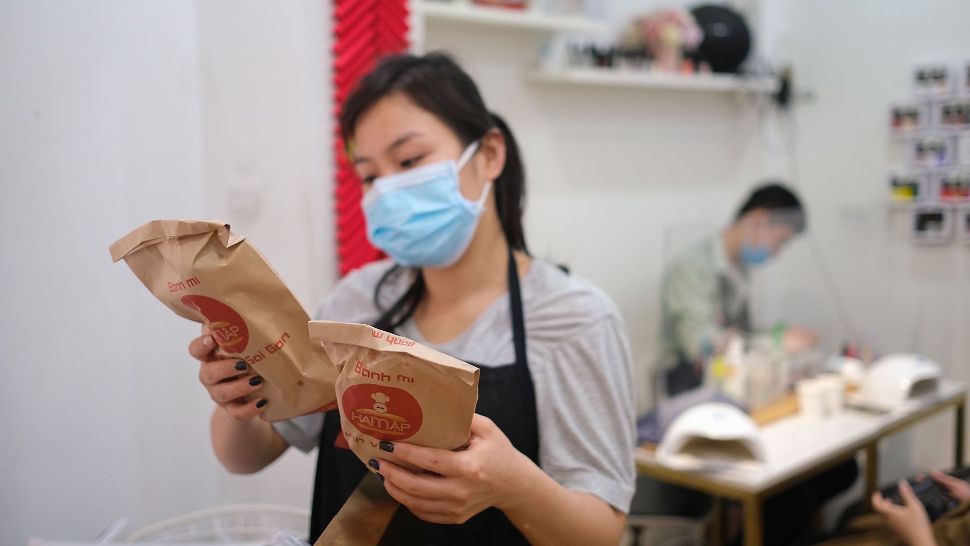 Chang trai lam nail anh 18