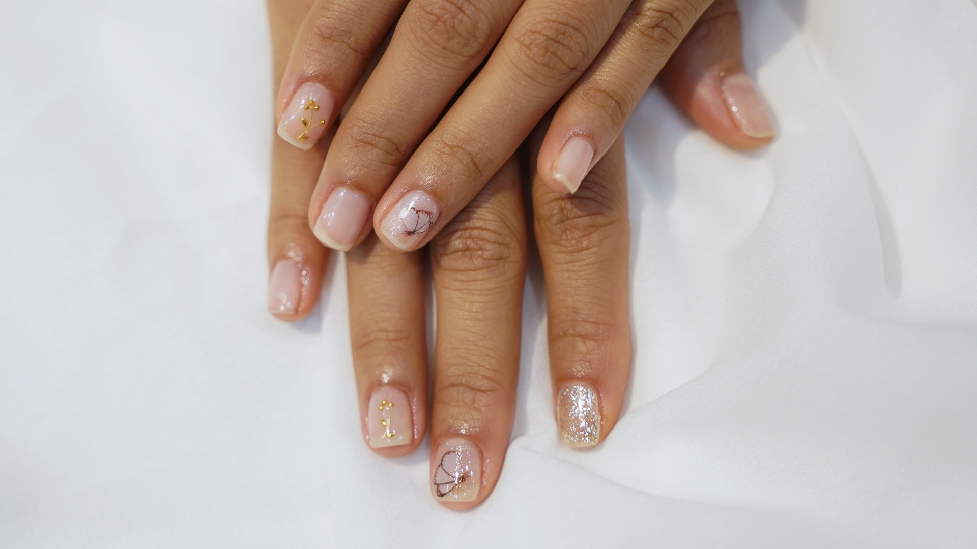 Chang trai lam nail anh 20