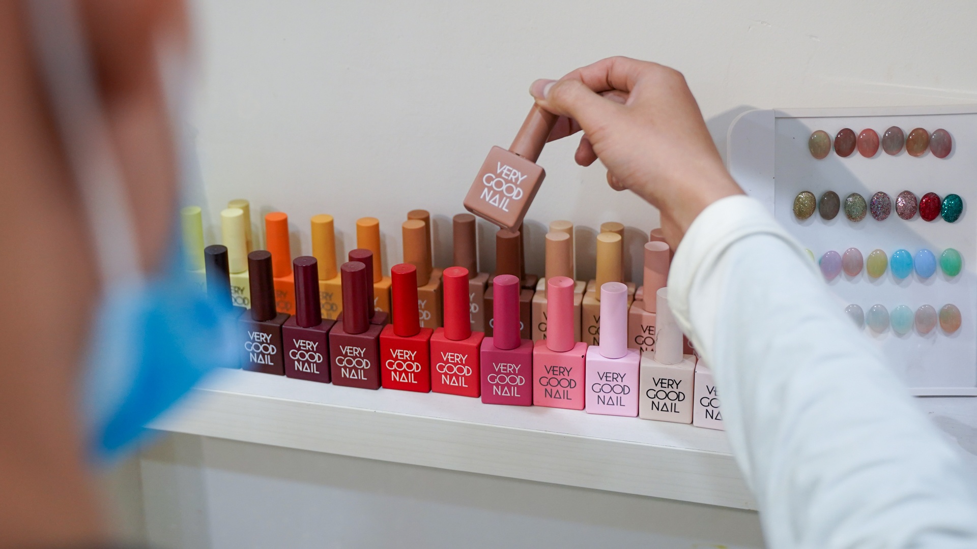 Chang trai lam nail anh 24