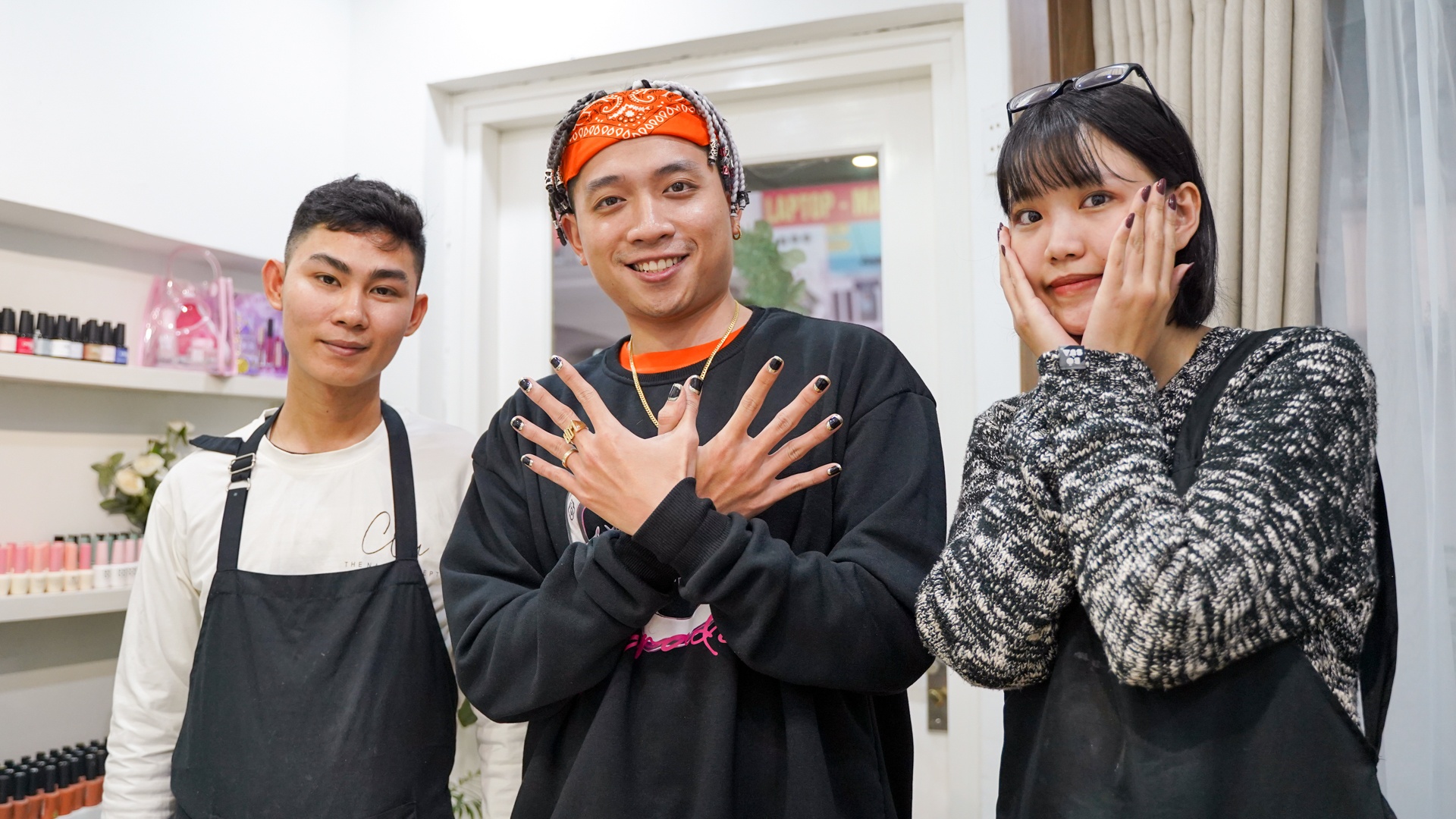 Chang trai lam nail anh 8