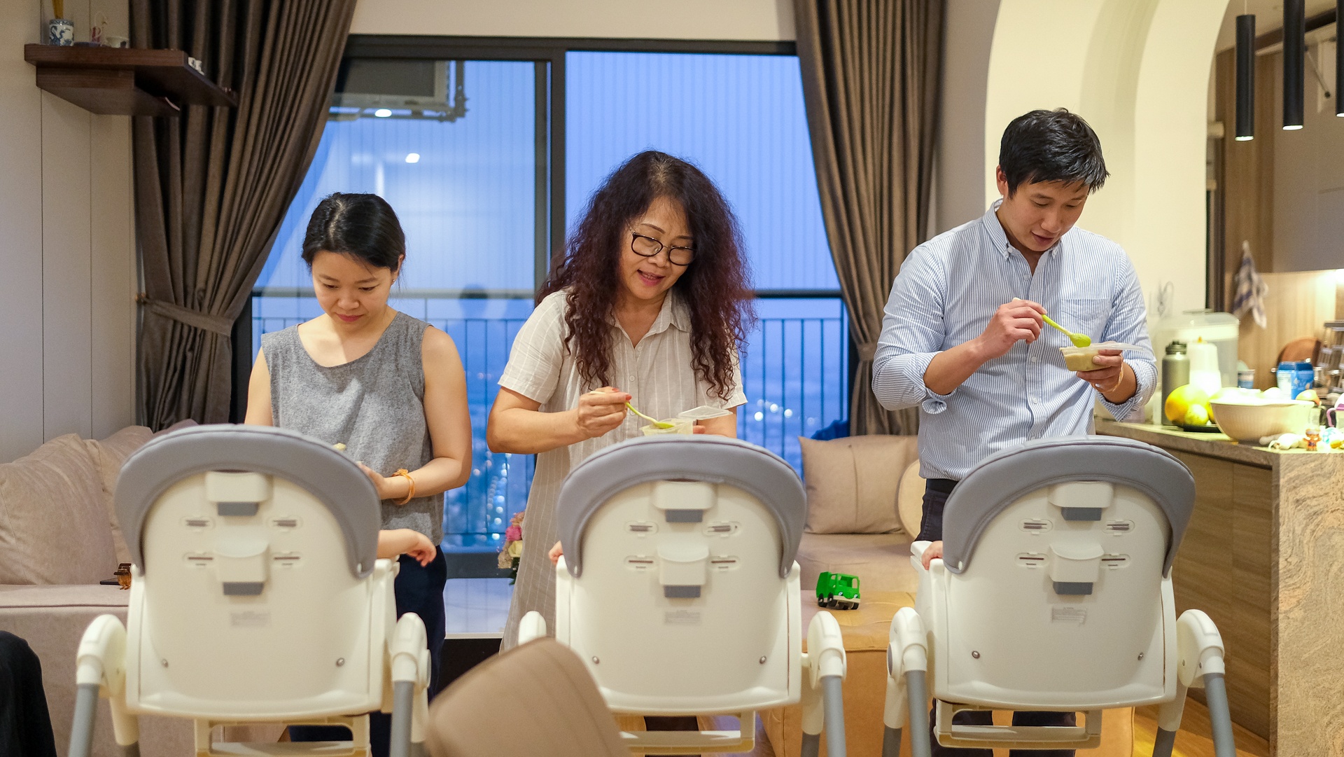 Cuoc song lam bo cap sinh ba anh 35