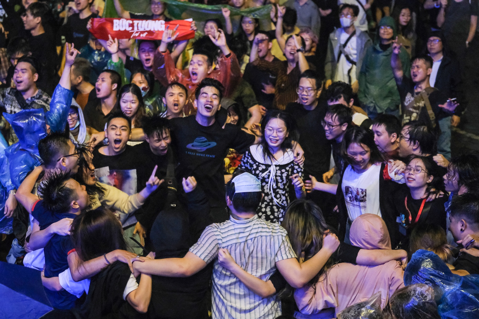 liveshow Buc Tuong tro ve anh 31