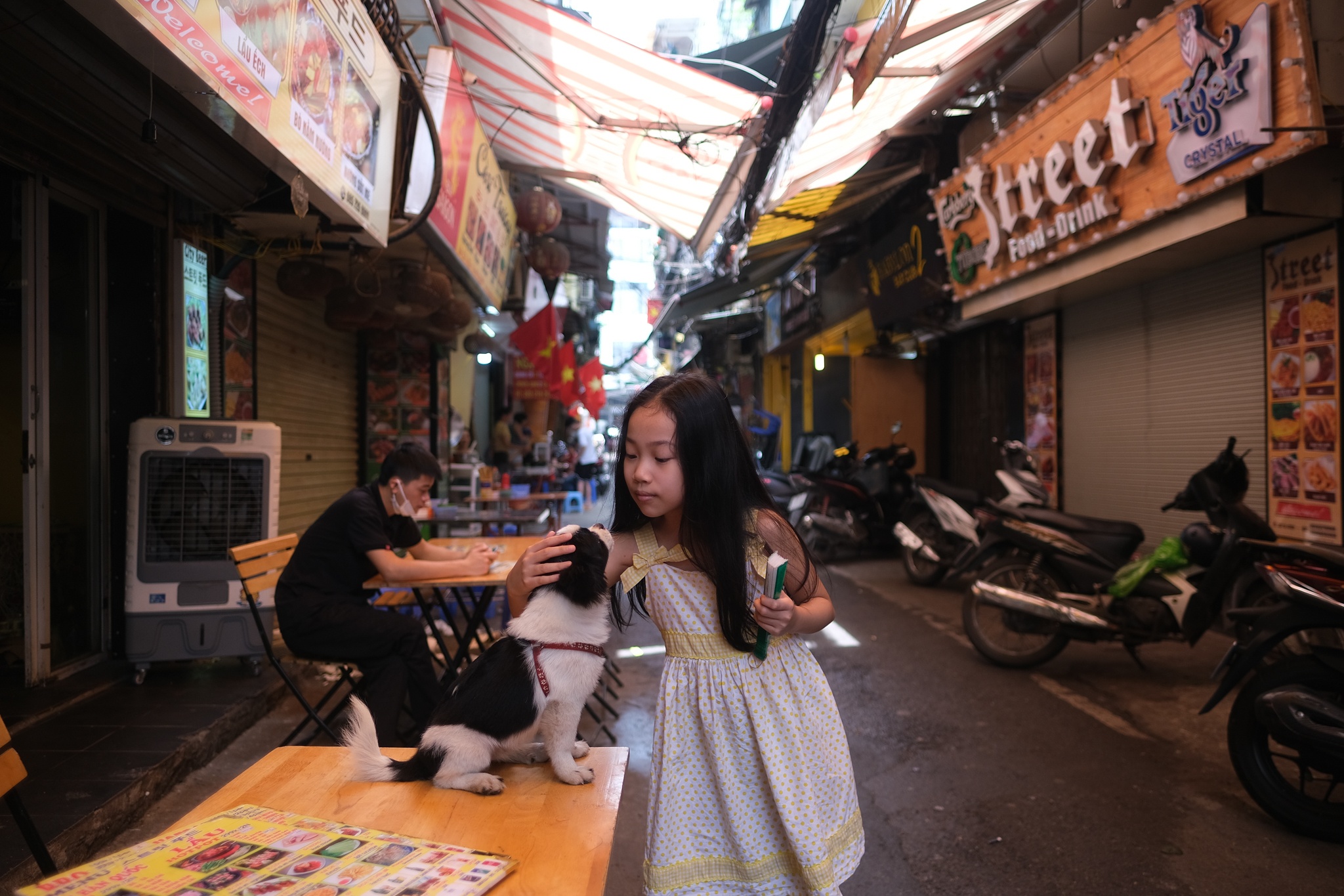 Ha Noi binh yen ngay nghi le anh 6