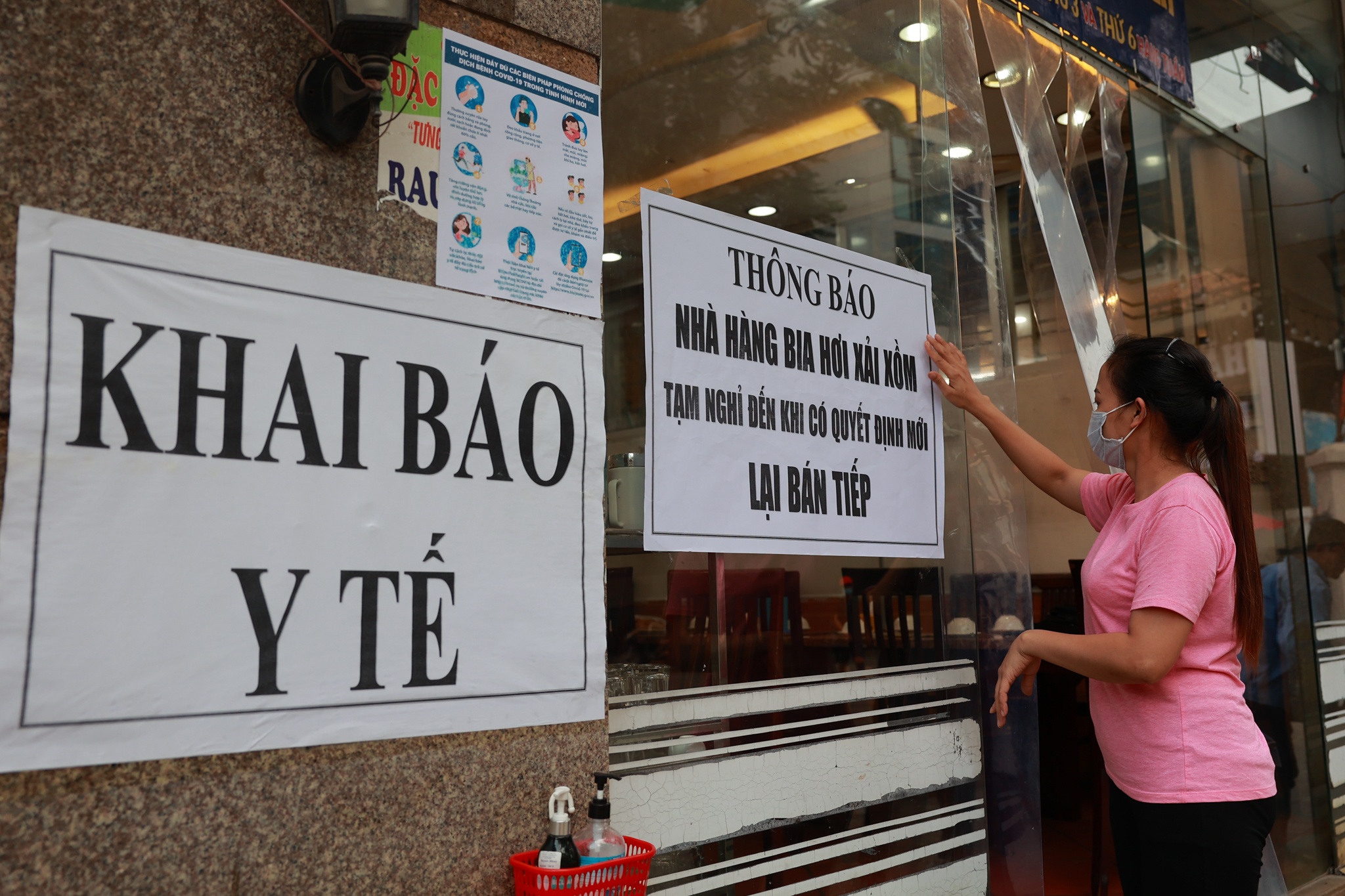 Quan bia hoi van hoat dong sau lenh cam anh 4