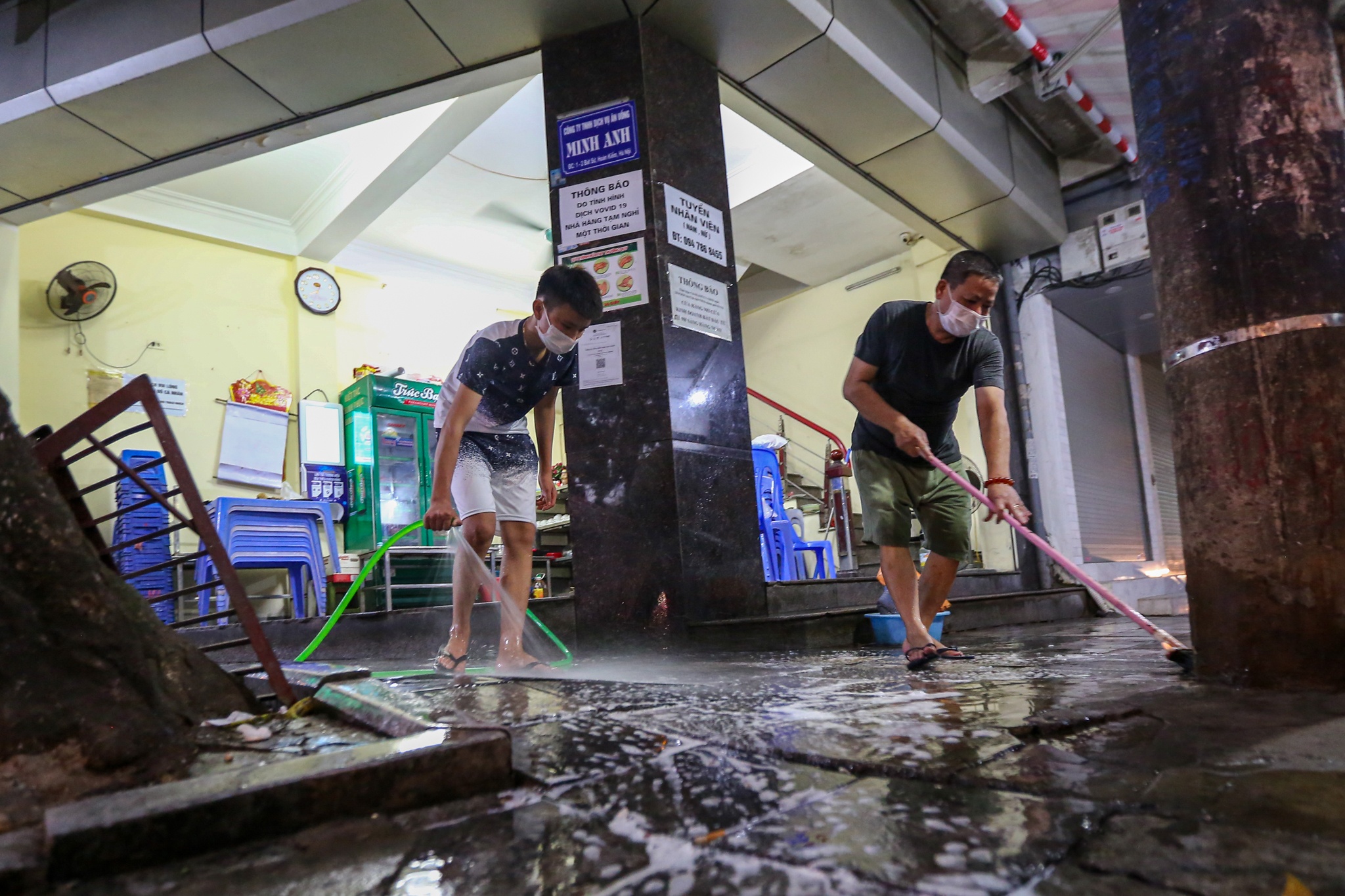 Quan bia hoi van hoat dong sau lenh cam anh 6