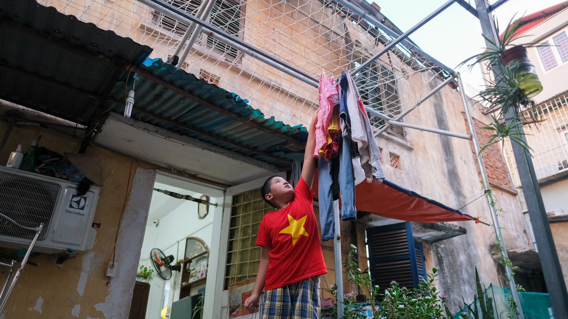 bố đi chi viện Bắc giang,  con ở nhà ảnh 23 bo di chi vien Bac giang,  con o nha anh 23