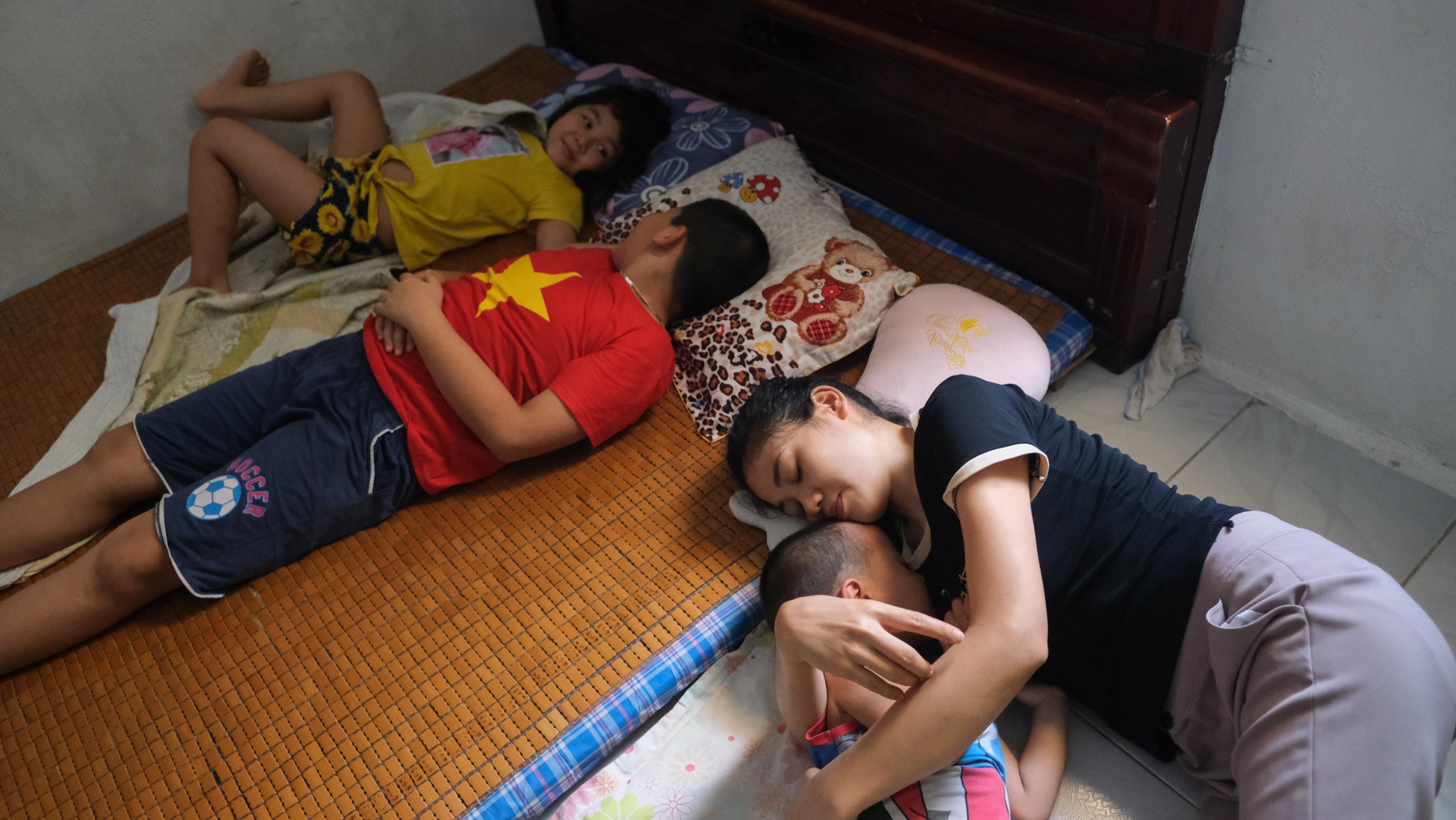 bố đi chi viện Bắc giang,  con ở nhà ảnh 33 bo di chi vien Bac giang,  con o nha anh 33