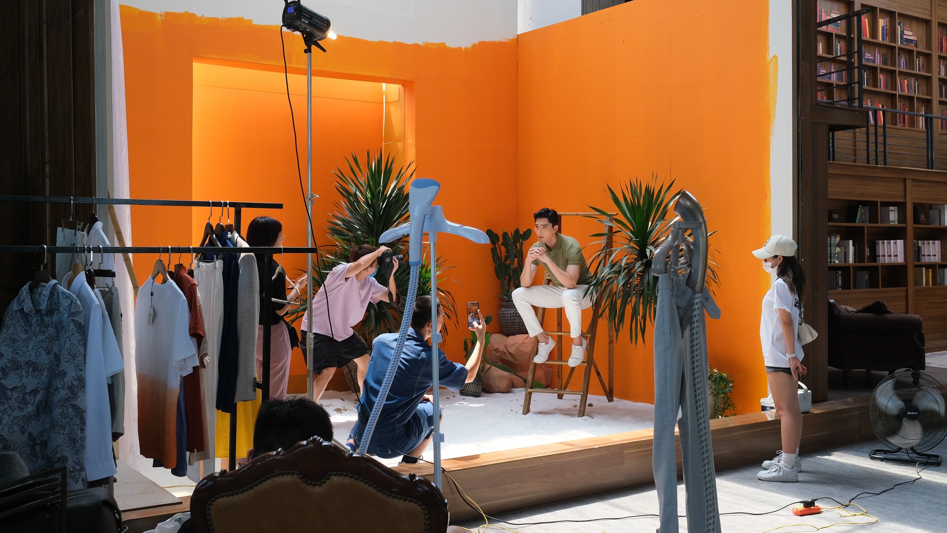 Nguoi mau nam mua dich anh 32