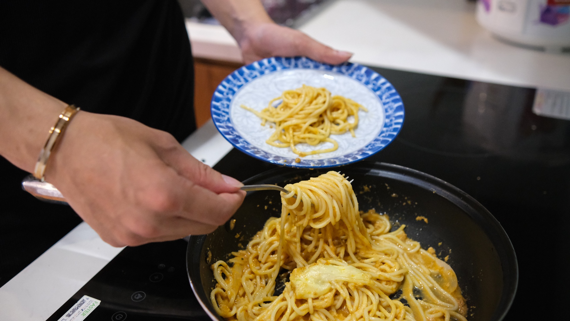 Nguoi mau nam mua dich anh 7