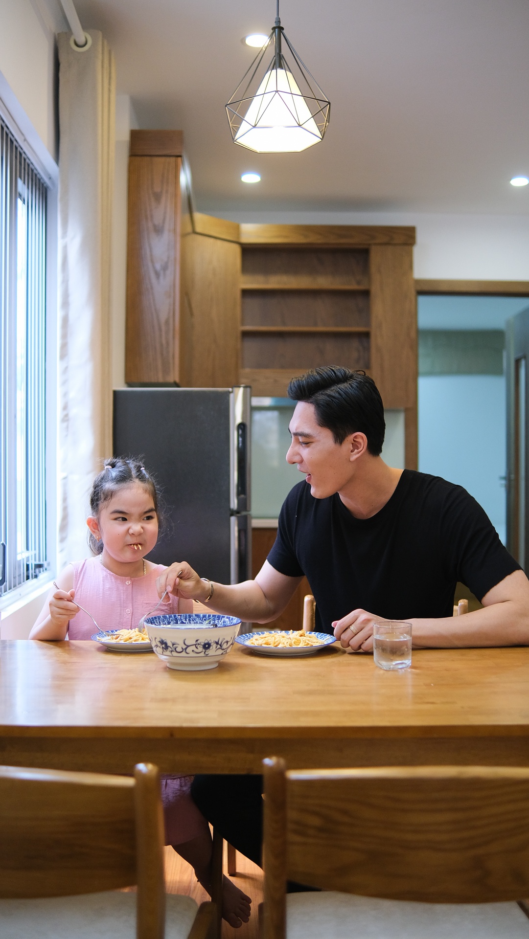 Nguoi mau nam mua dich anh 10