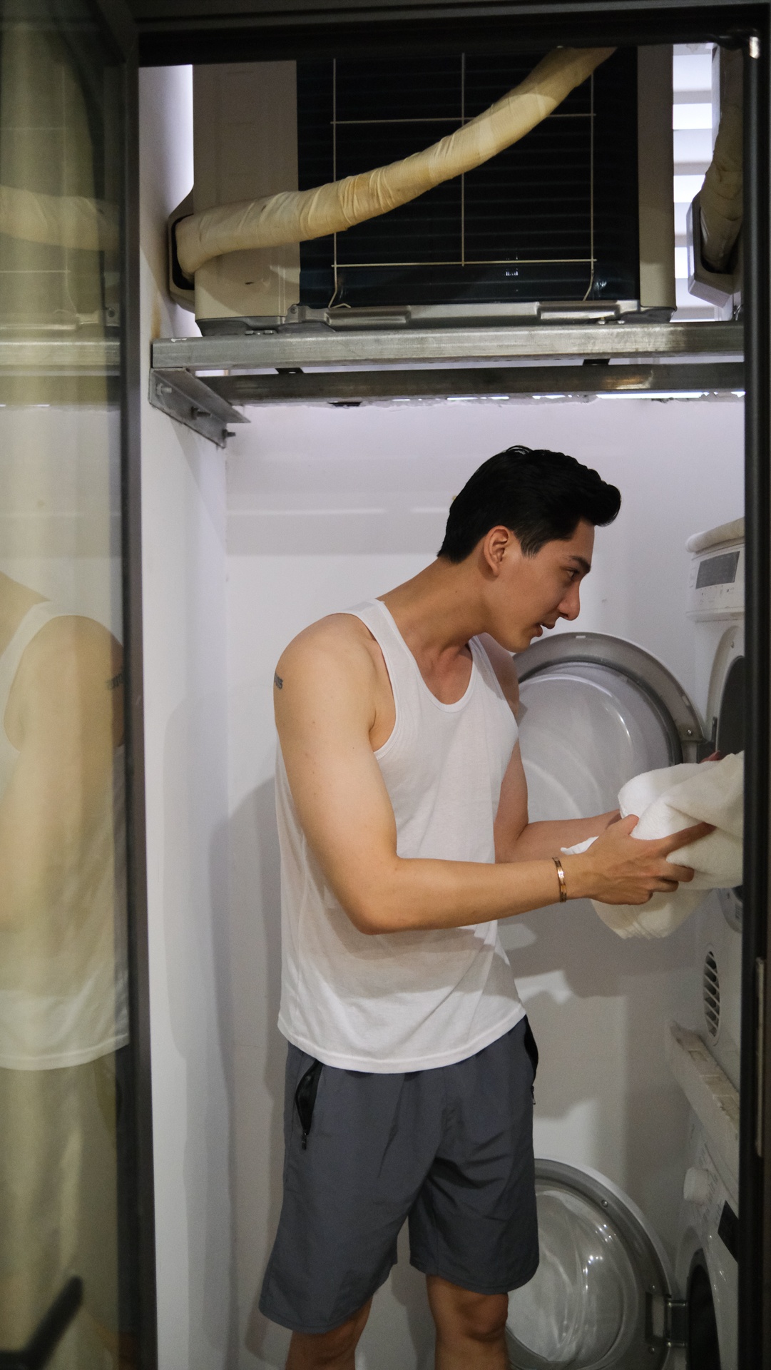 Nguoi mau nam mua dich anh 16