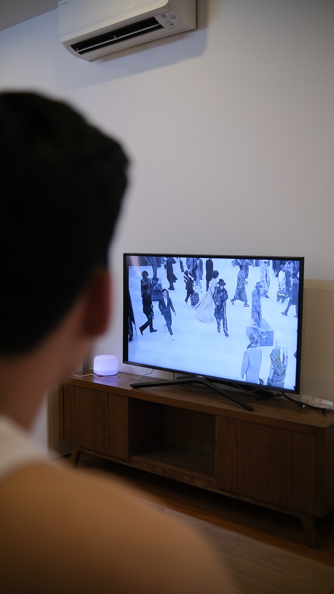 Nguoi mau nam mua dich anh 35