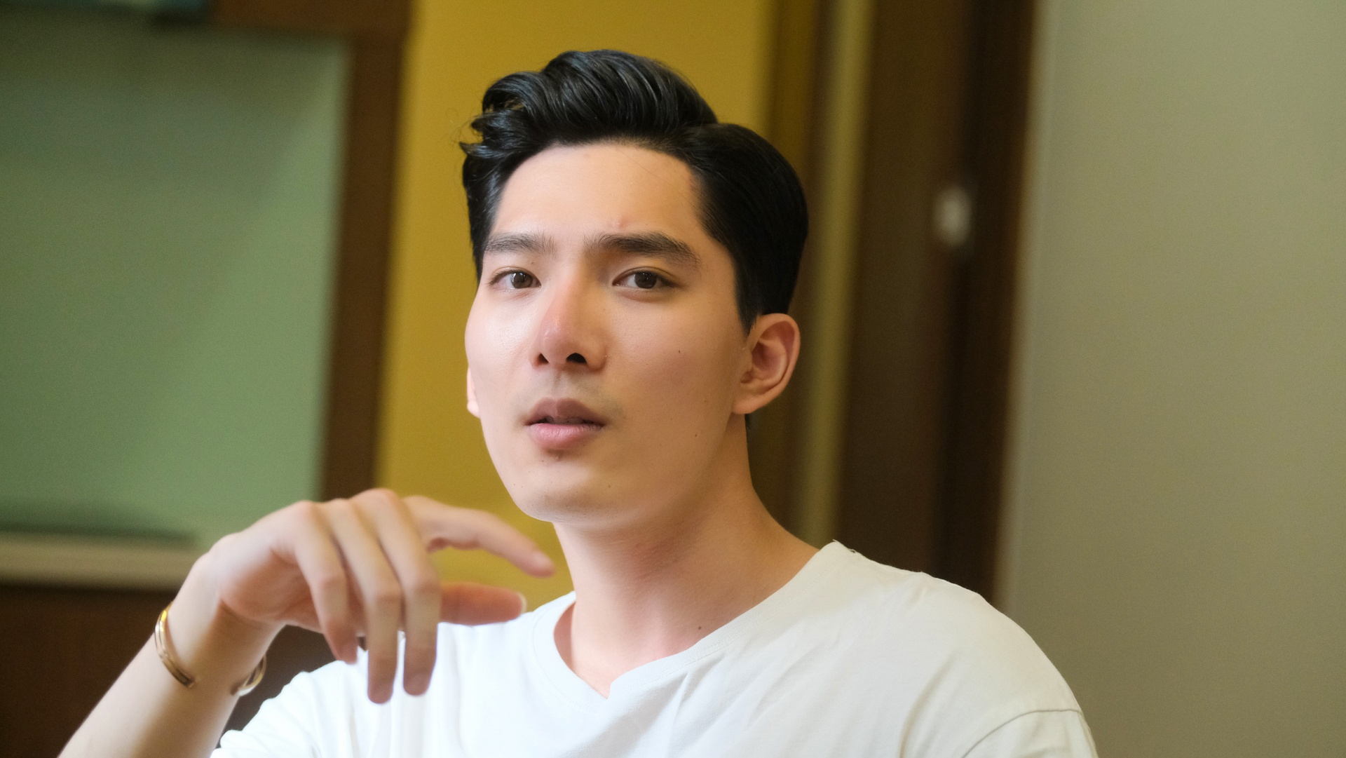 Nguoi mau nam mua dich anh 1