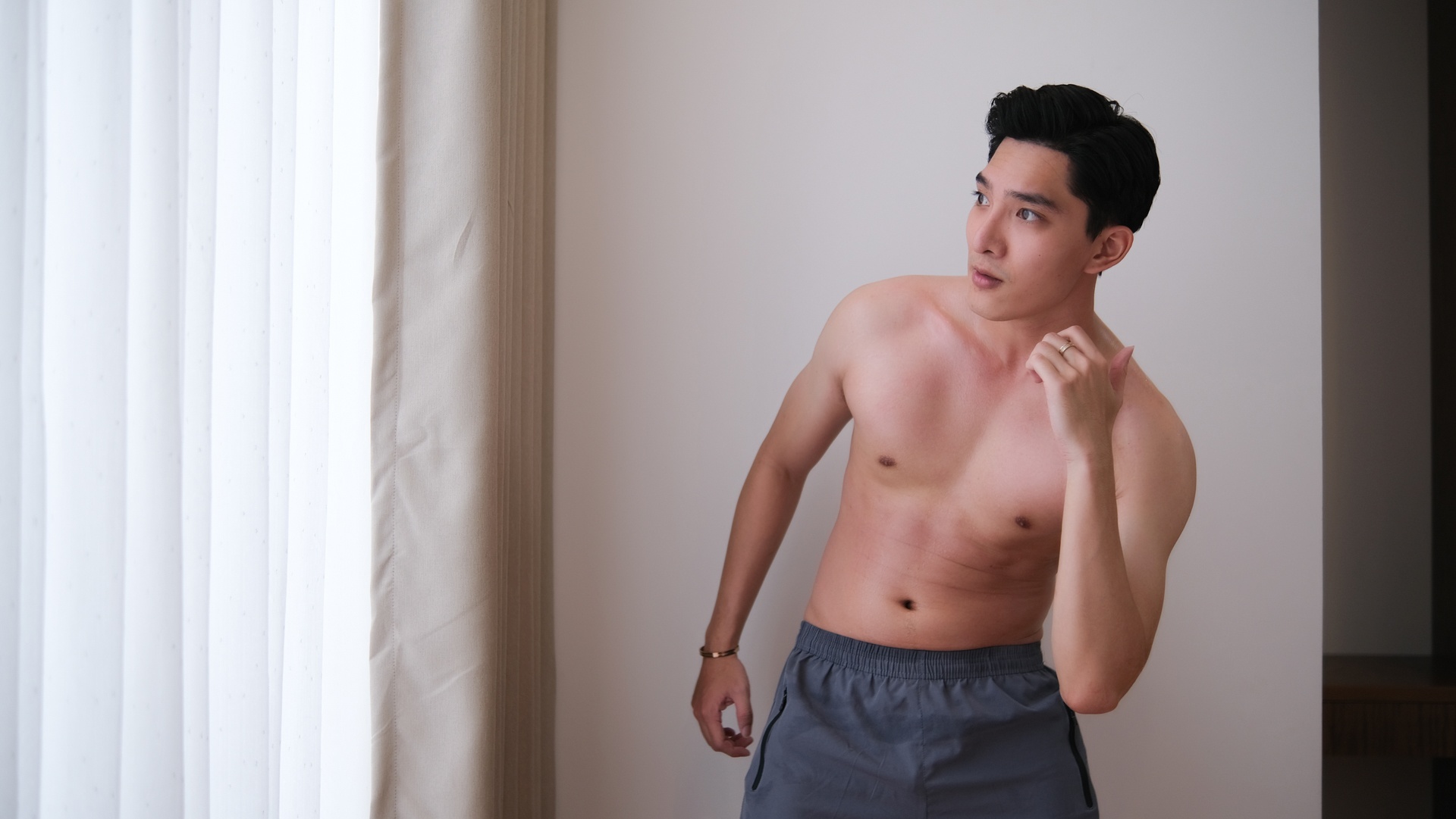 Nguoi mau nam mua dich anh 18