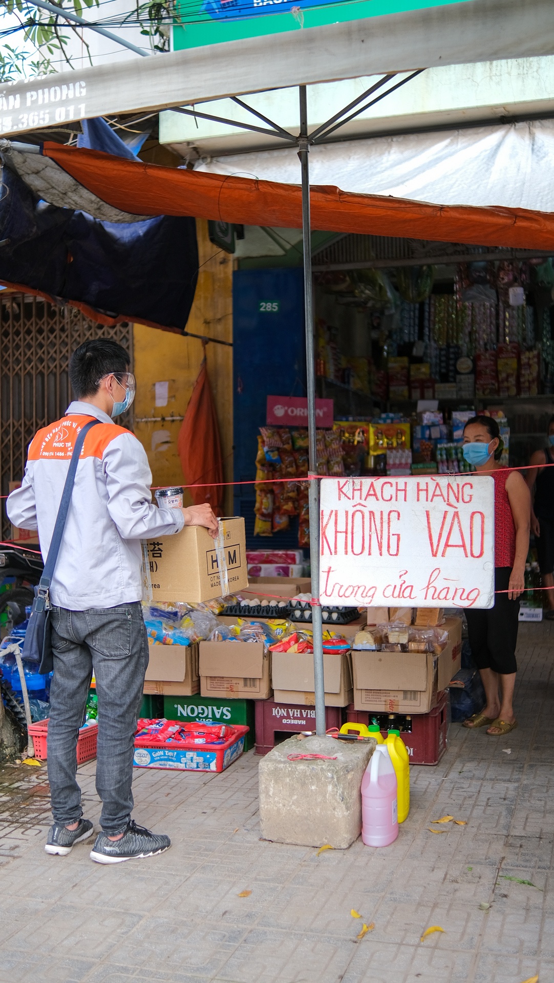 Shipper vượt hàng chục chốt kiểm dịch ảnh 26 Shipper vuot hang chuc chot kiem dich anh 26