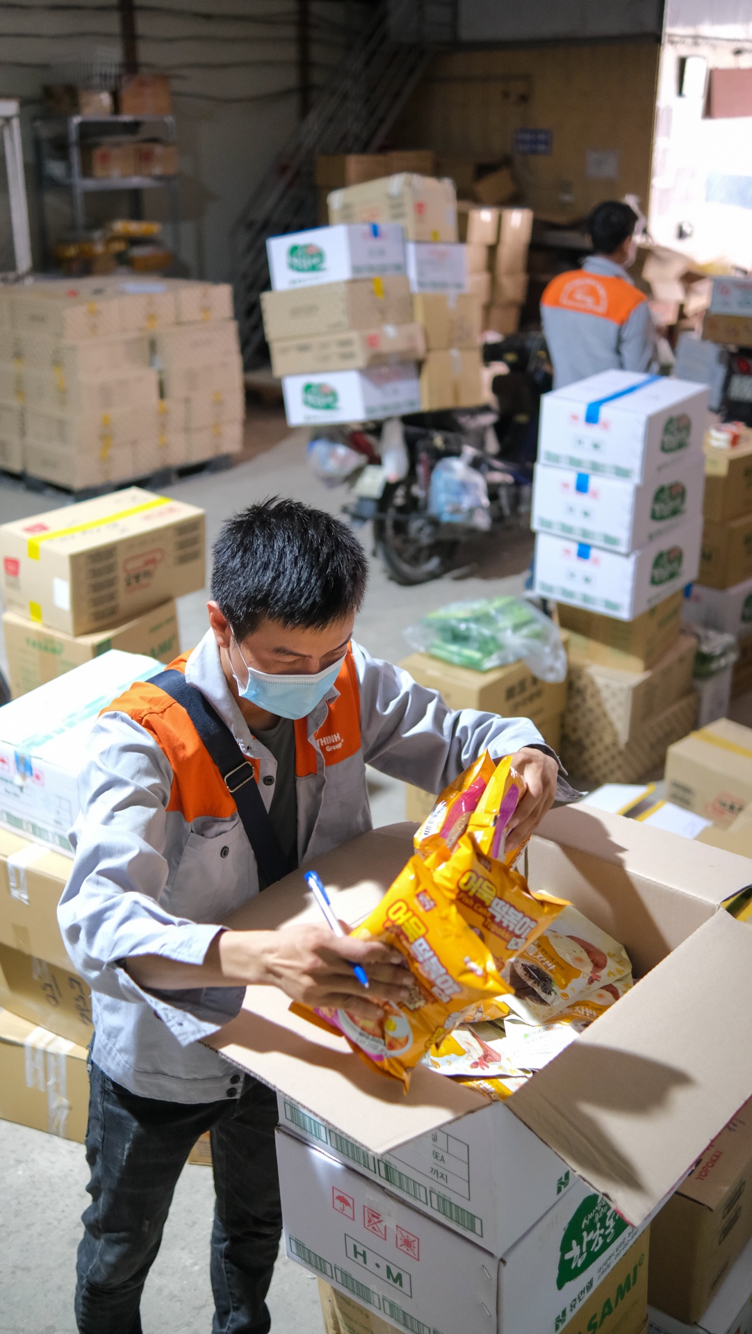 Shipper vượt hàng chục chốt kiểm dịch ảnh 8 Shipper vuot hang chuc chot kiem dich anh 8