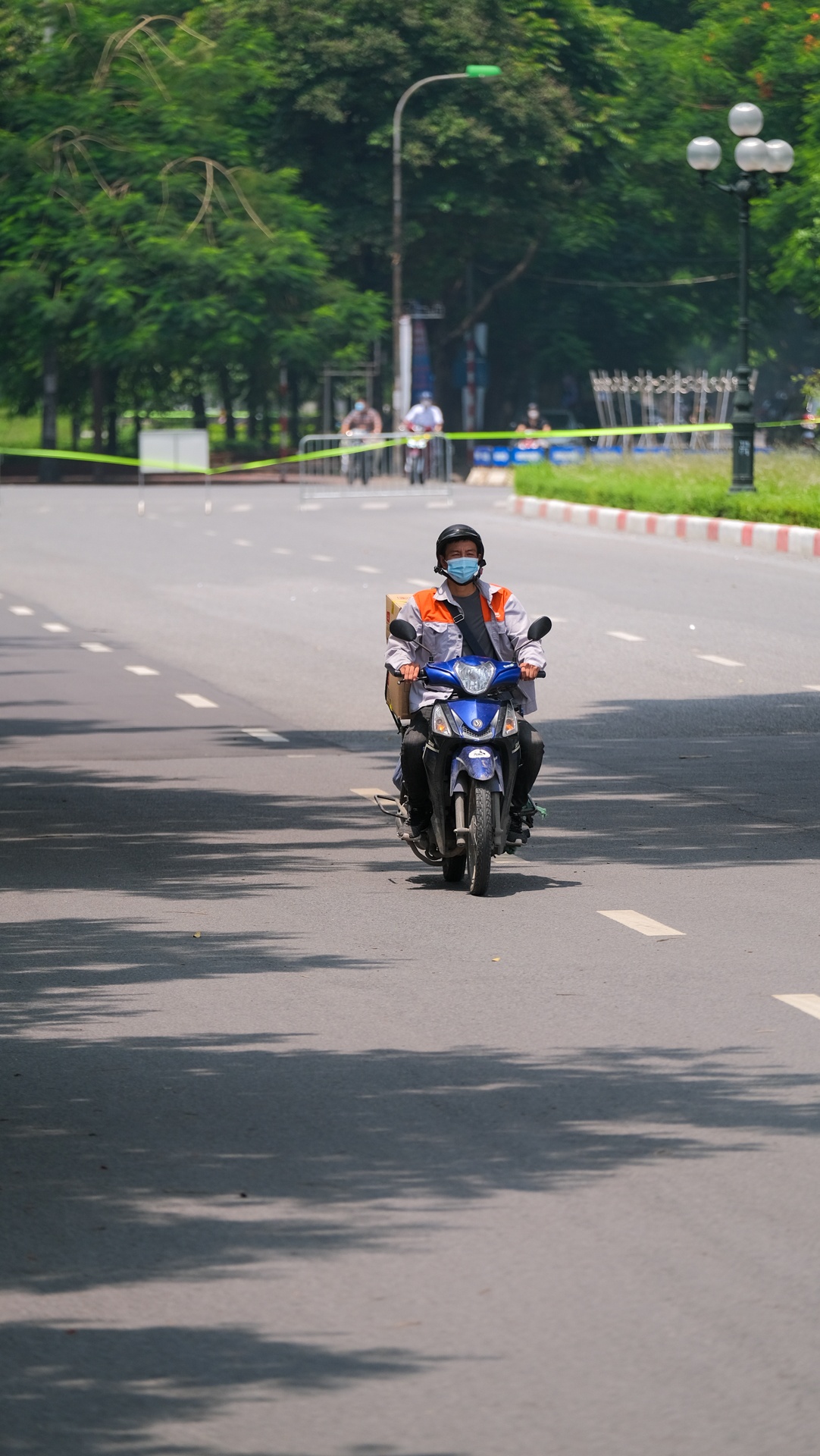 Shipper vượt hàng chục chốt kiểm dịch ảnh 14 Shipper vuot hang chuc chot kiem dich anh 14