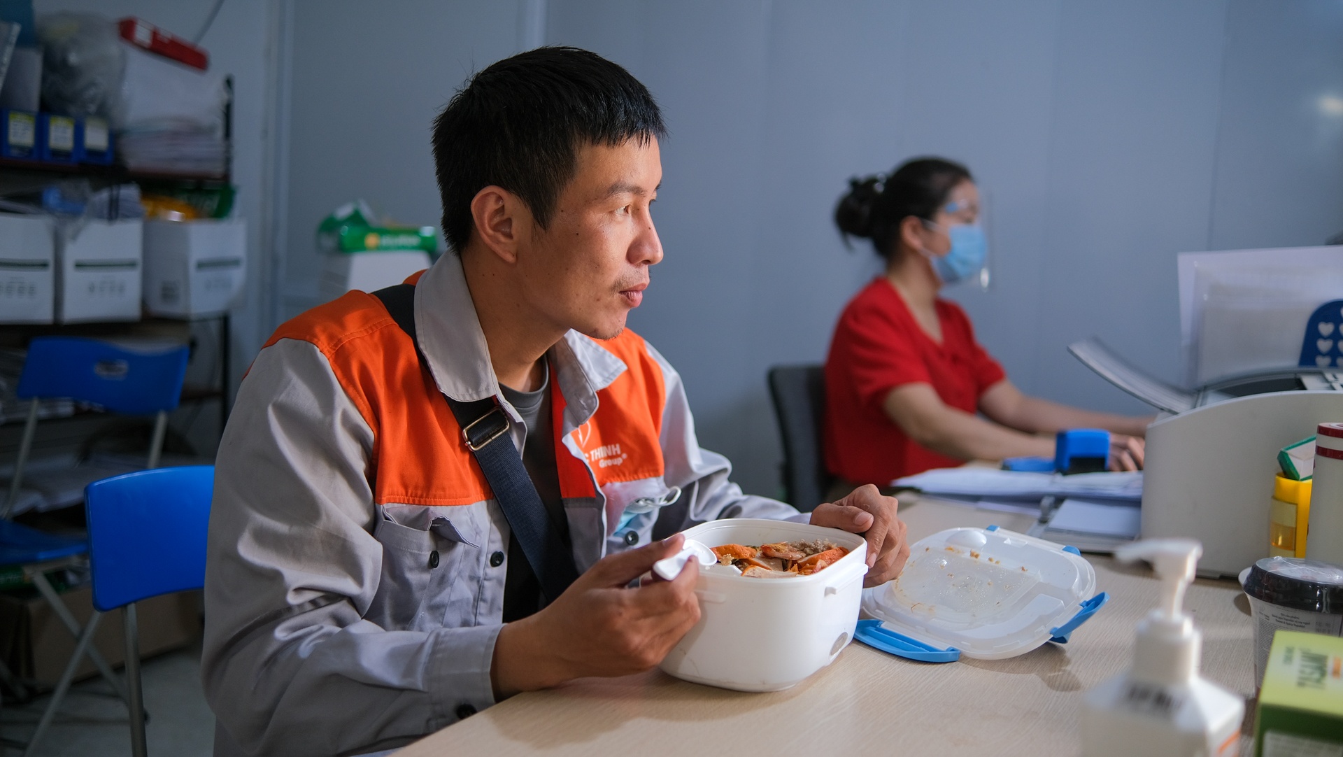 Shipper vượt hàng chục chốt kiểm dịch ảnh 29 Shipper vuot hang chuc chot kiem dich anh 29