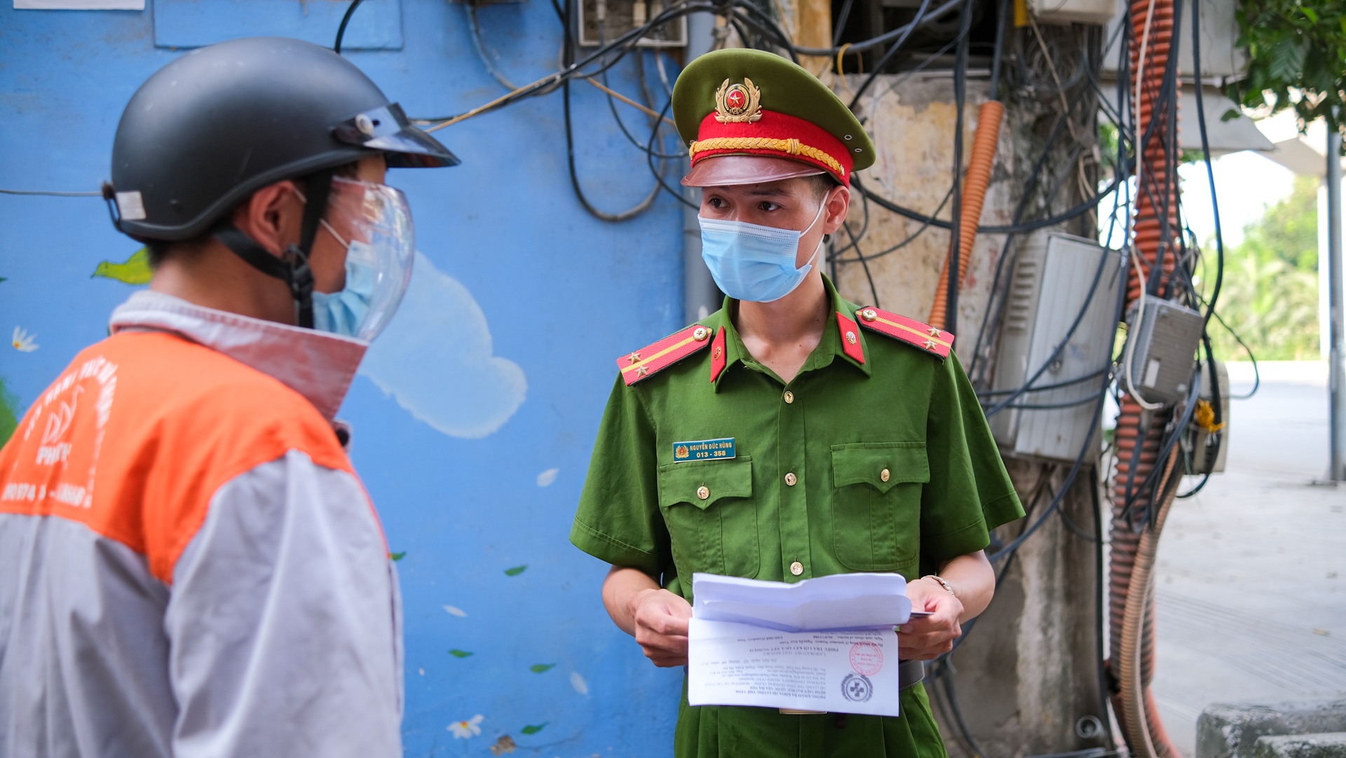 Shipper vượt hàng chục chốt kiểm dịch ảnh 17 Shipper vuot hang chuc chot kiem dich anh 17