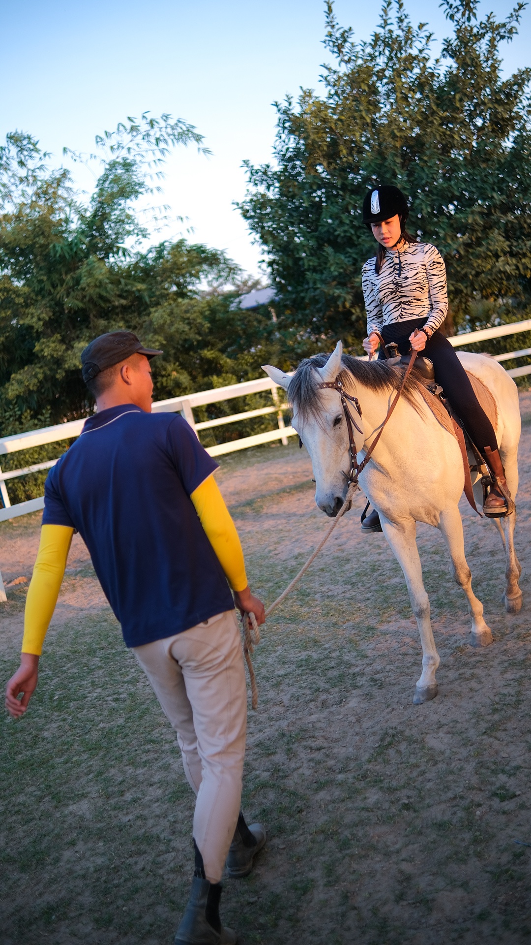 huấn luyện viên dạy cưỡi ngựa ảnh 12 huan luyen vien day cuoi ngua anh 12