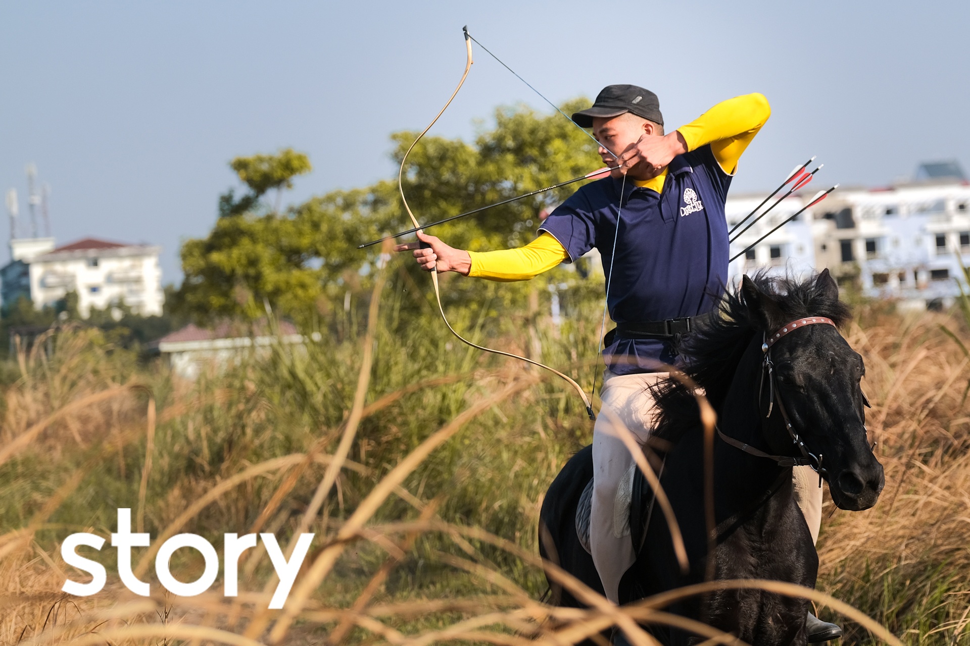 Huan luyen vien day cuoi ngua theo phong cach chau Au hinh anh