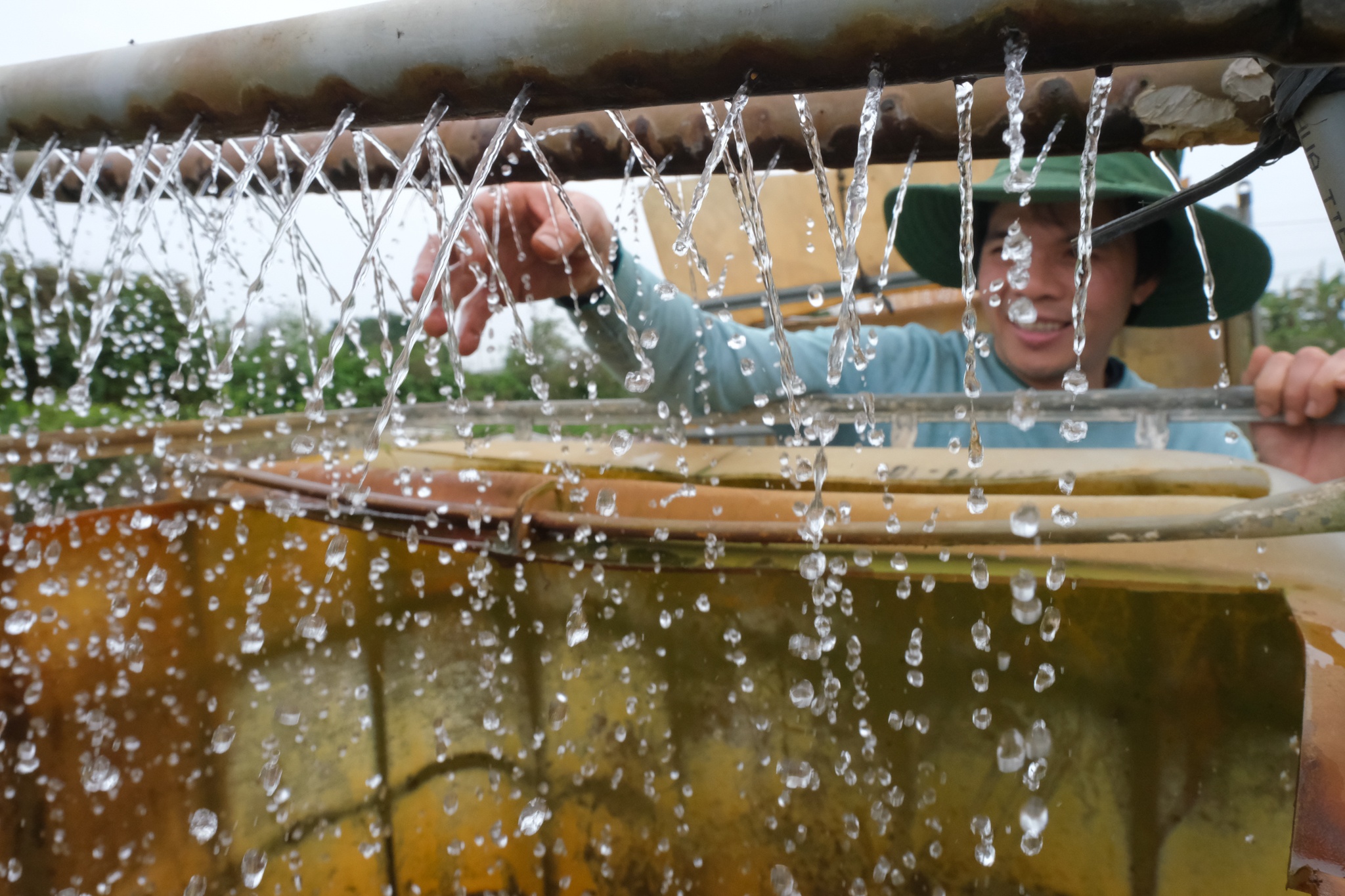 Vo chong tien si bo pho ve que anh 20