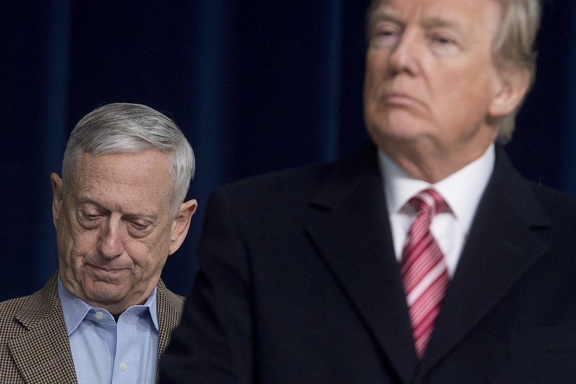 Ông Trump sa thải quan chức Nhà Trắng ảnh 3 Ong Trump sa thai quan chuc Nha Trang anh 3