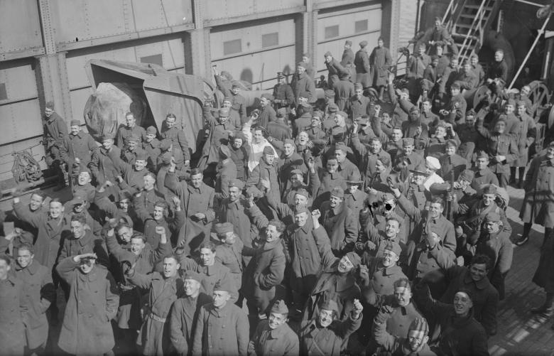 The chien thu nhat anh 14