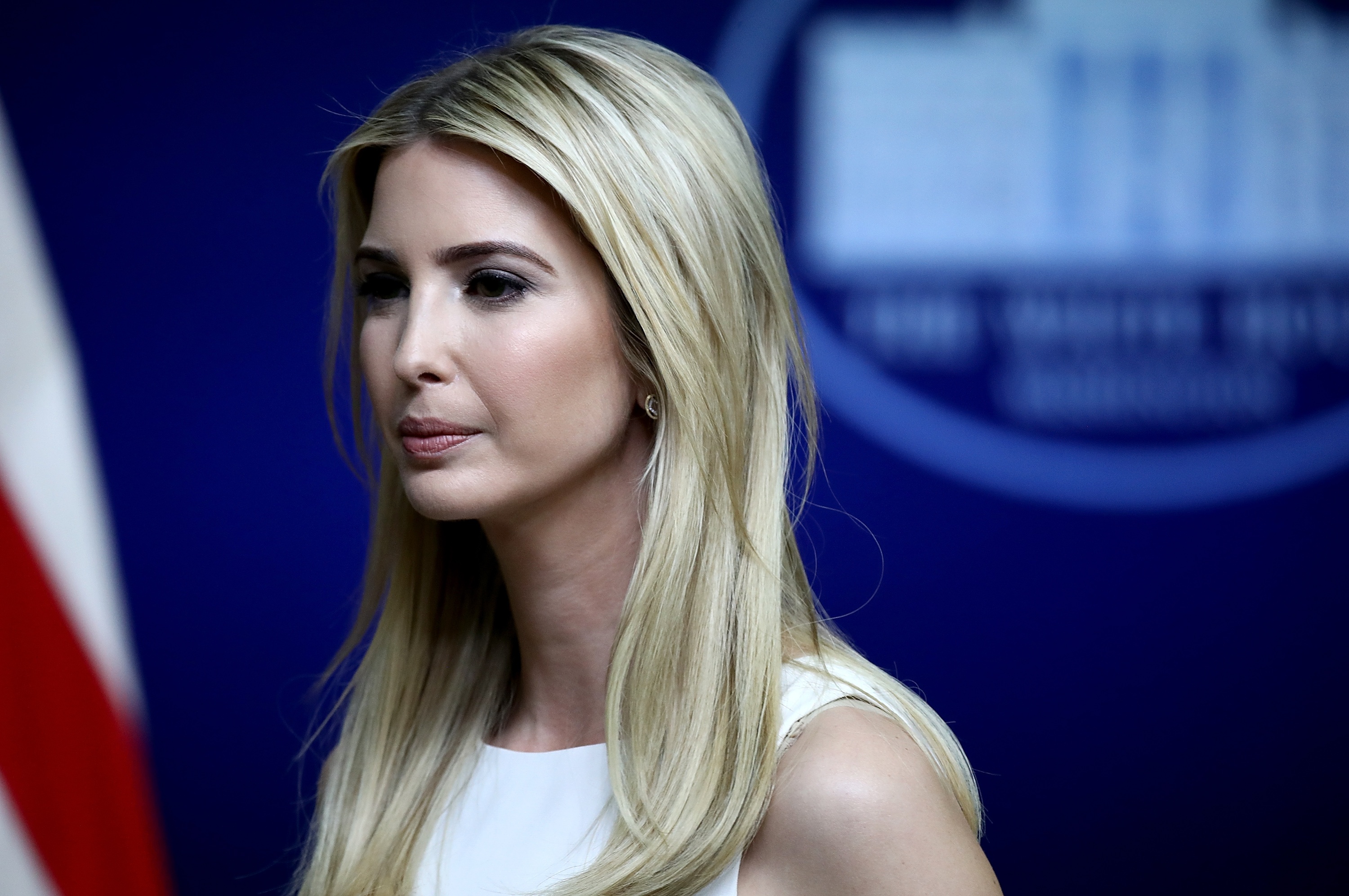 Ivanka Trump su dung email ca nhan cho cong viec trong Nha Trang hinh anh