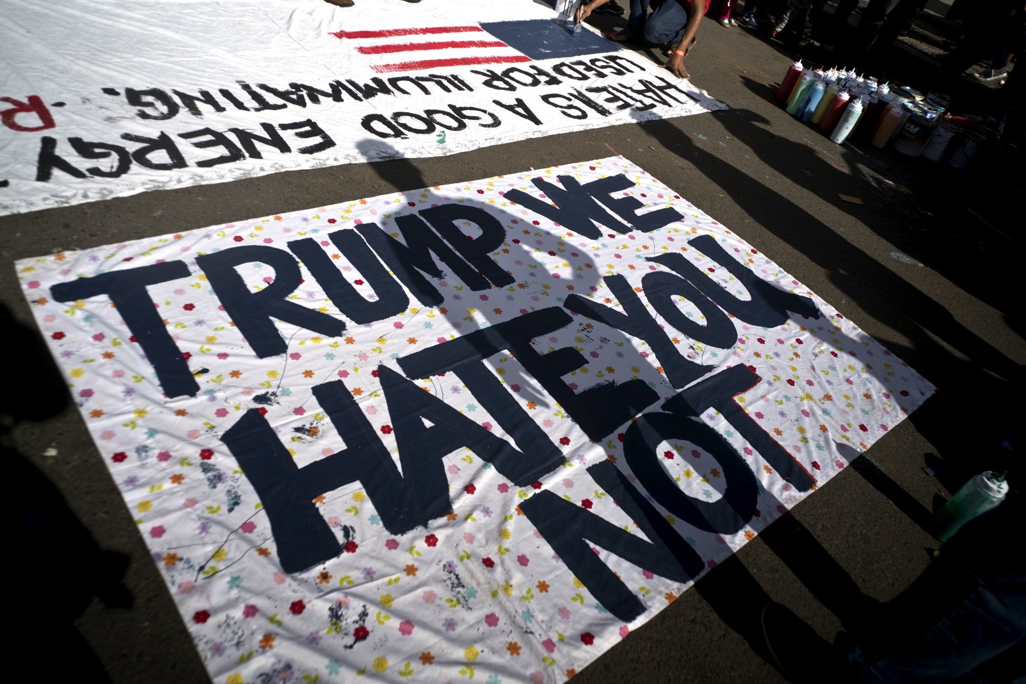 Nguoi nhap cu bi ban hoi cay anh 3