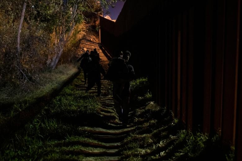 Doan nguoi di cu anh 3