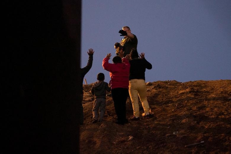 Doan nguoi di cu anh 9