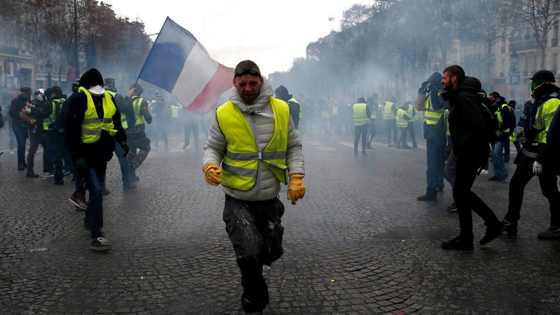 Bieu tinh Paris anh 1