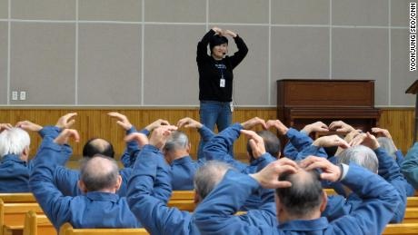 người già phạm tội Hàn Quốc ảnh 2 nguoi gia pham toi Han Quoc anh 2