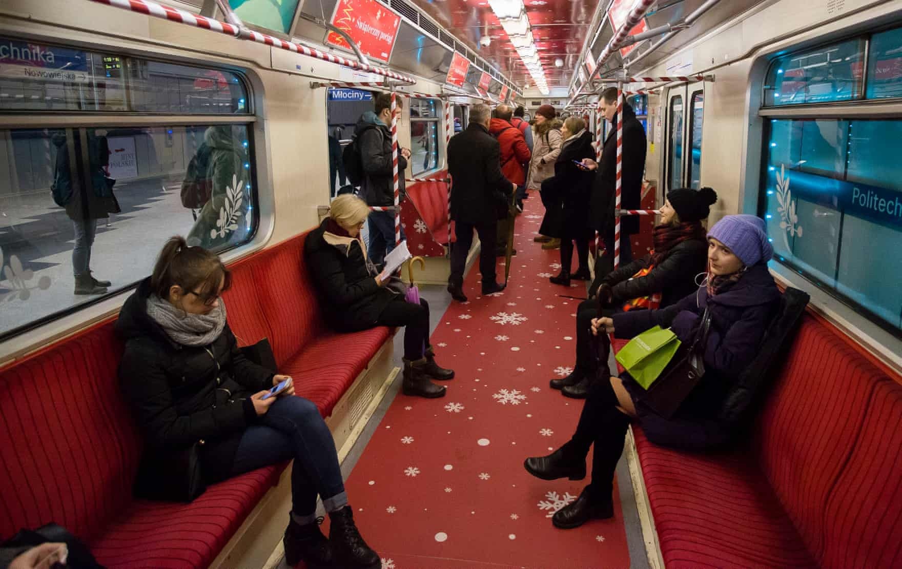 Phuong tien cong cong dong Giang sinh anh 10