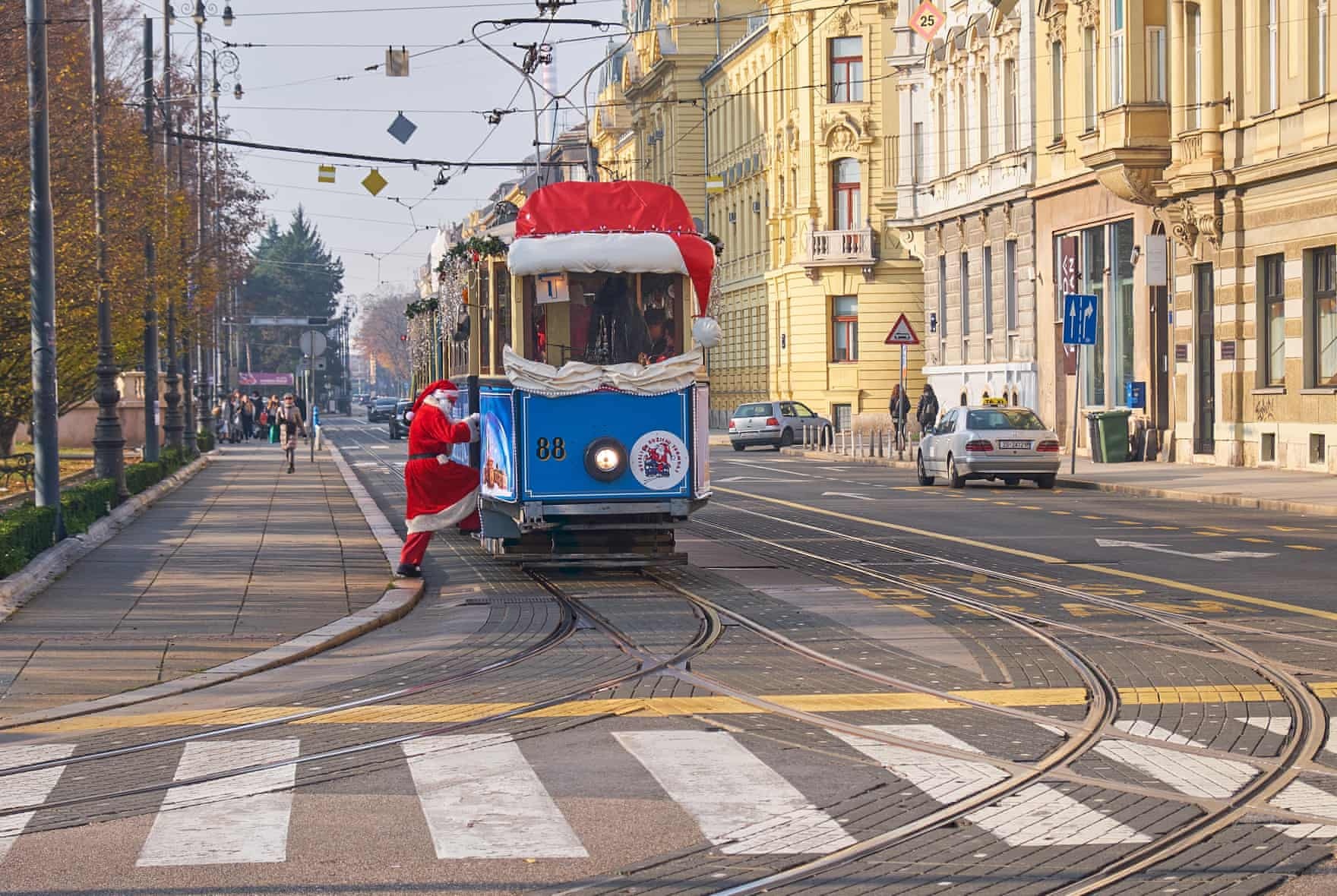 Phuong tien cong cong dong Giang sinh anh 12