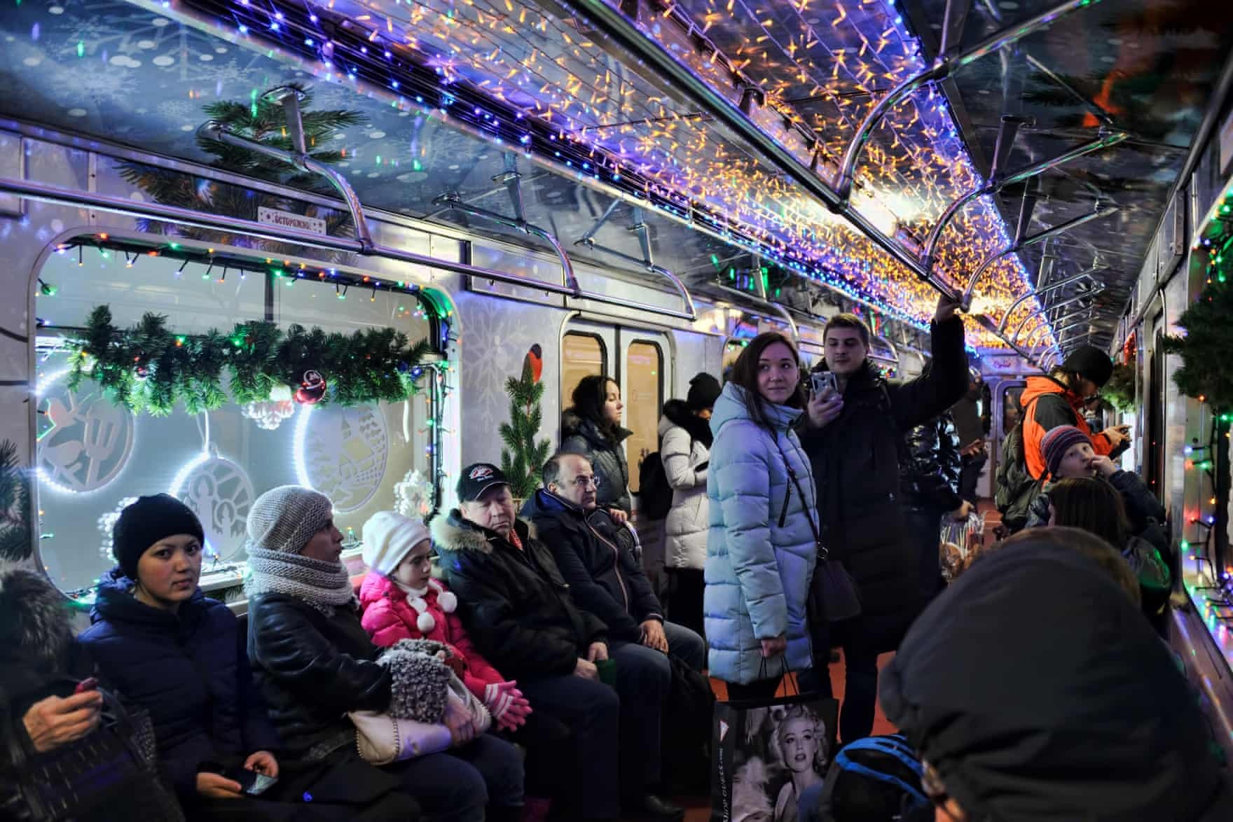 Phuong tien cong cong dong Giang sinh anh 3