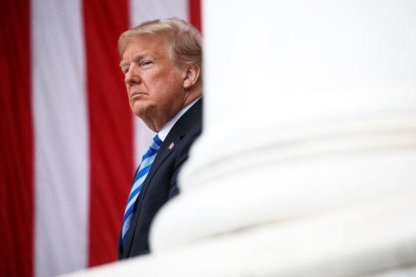 Trump cô đơn trong Nhà trắng ảnh 1 Trump co don trong Nha trang anh 1