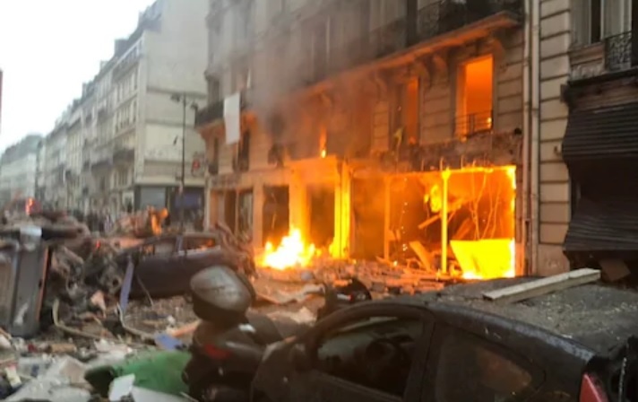 No 'nhu dong dat' o tiem banh Paris, 3 nguoi tu vong hinh anh