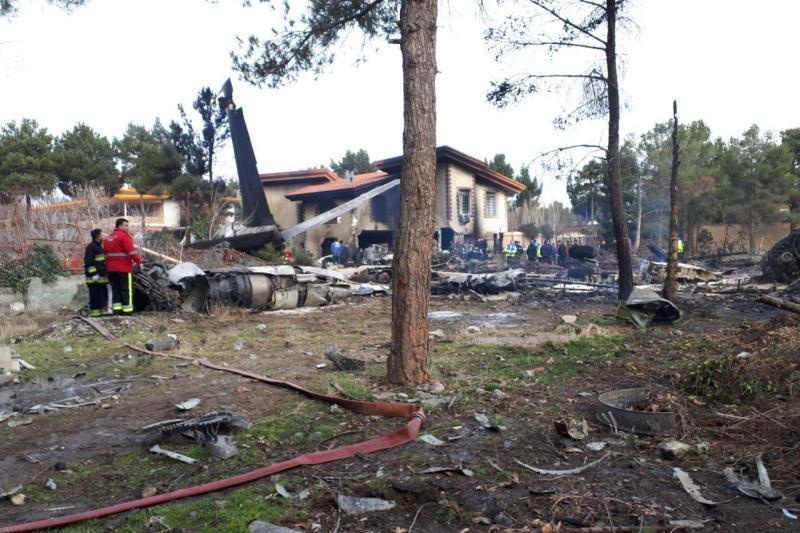 Máy bay rơi ở Iran ảnh 1 May bay roi o Iran anh 1