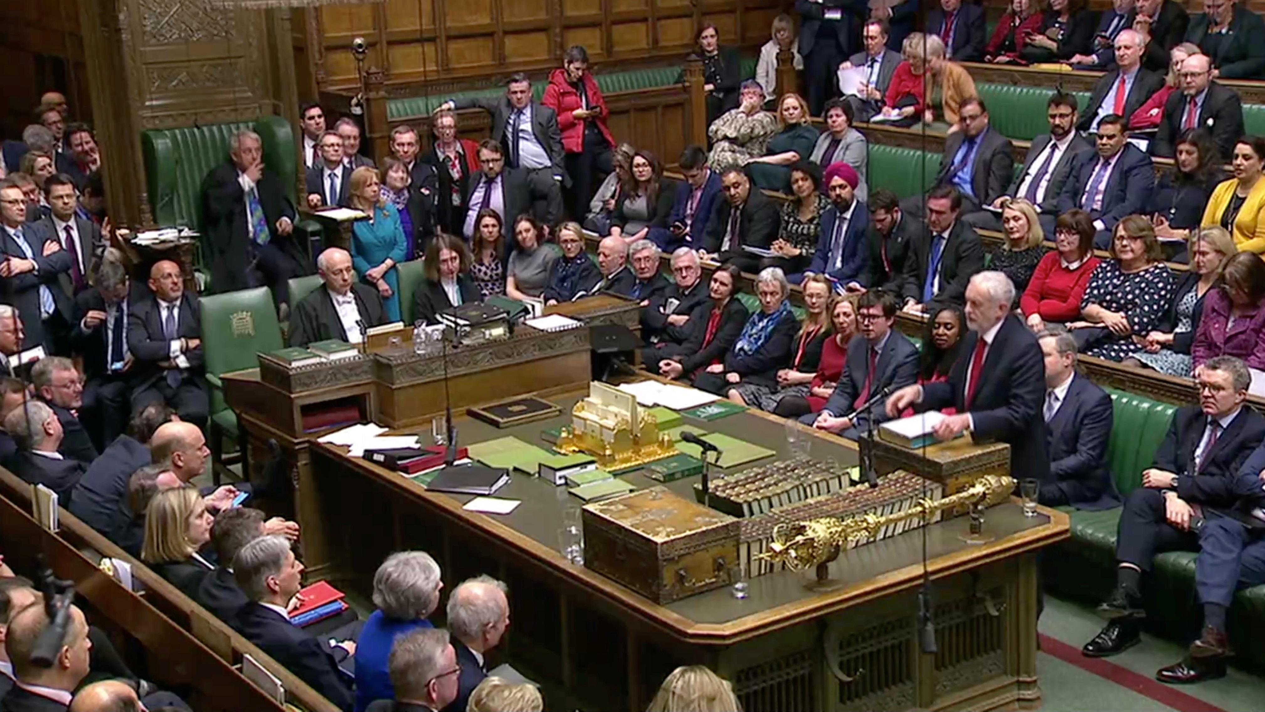 Chinh phu Anh song sot sau cuoc bo phieu bat tin nhiem anh 1