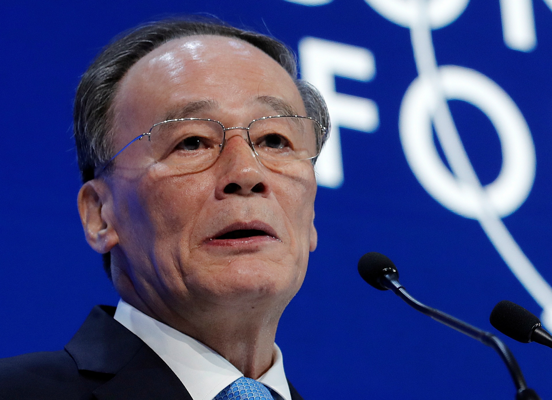 Vuong Ky Son: The gioi dung hoang loan ve Trung Quoc hinh anh