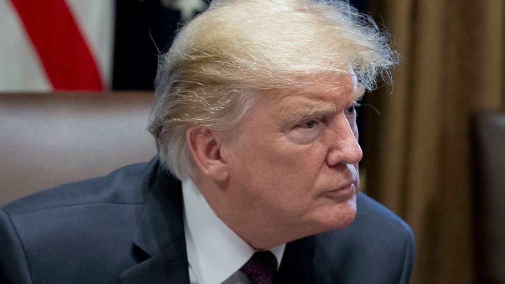 Chinh phu dong cua, ty le nguoi My phan doi TT Trump cao ky luc hinh anh