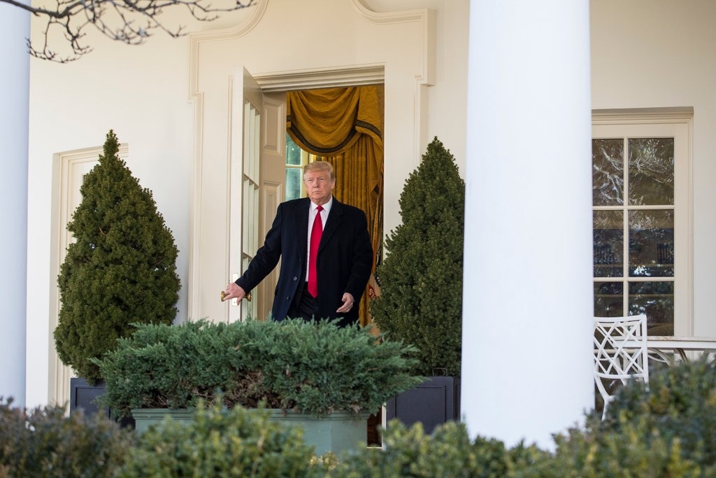 Tong thong Trump de lo diem yeu anh 1