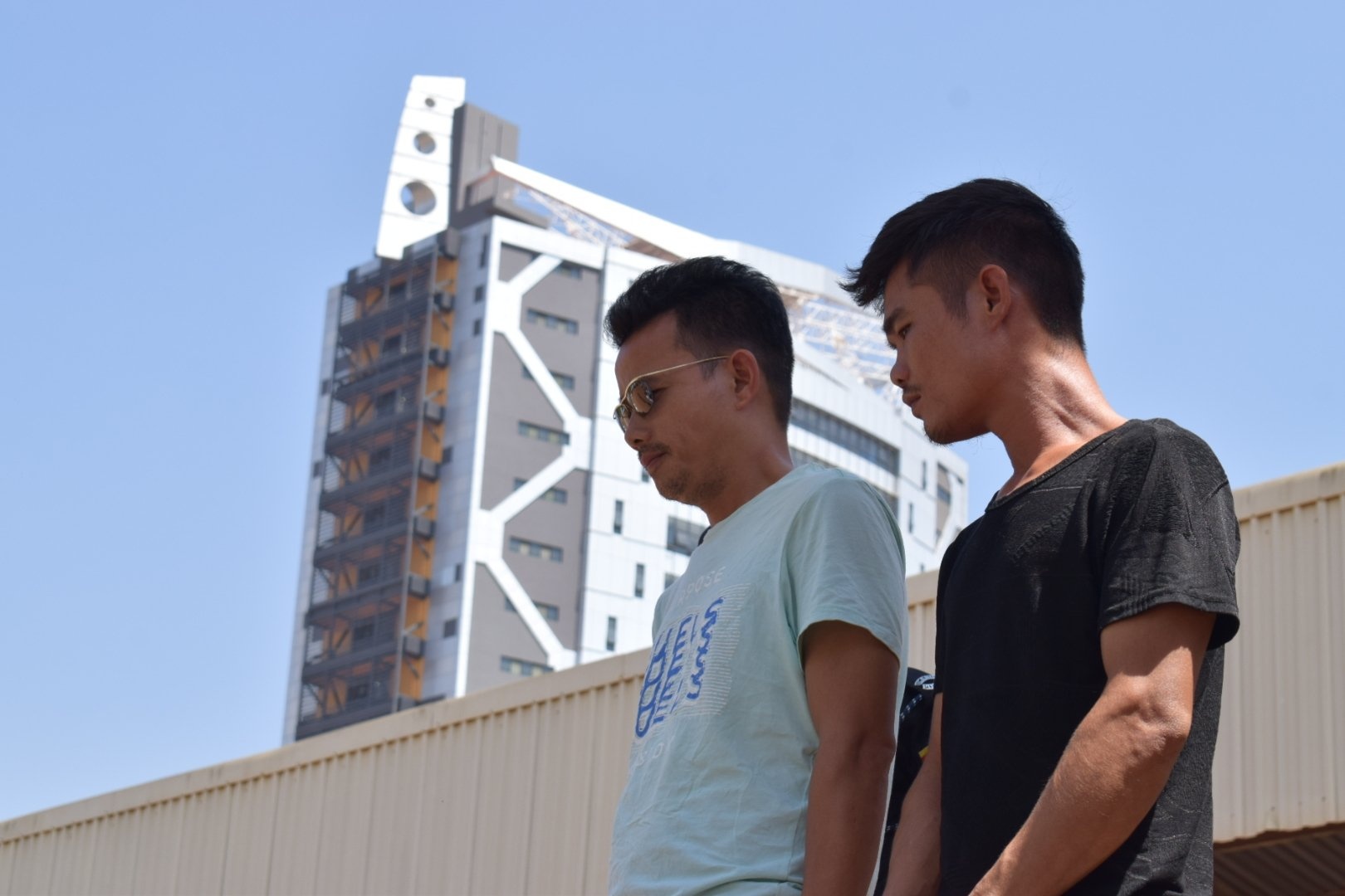 Uganda bắt giữ 2 người Việt buôn lậu ngà voi ảnh 2 Uganda bat giu 2 nguoi Viet buon lau nga voi anh 2