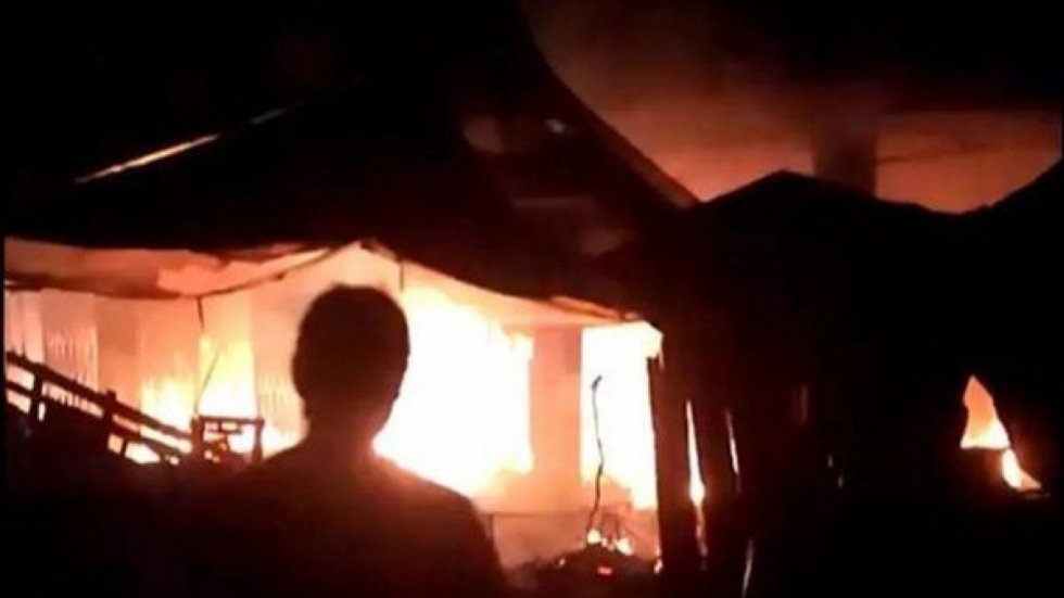 No cua hang phao lau o TQ, 5 nguoi thiet mang hinh anh