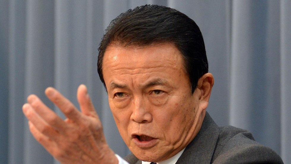 Pho thu tuong Nhat phai xin loi vi chi trich phu nu khong sinh con hinh anh